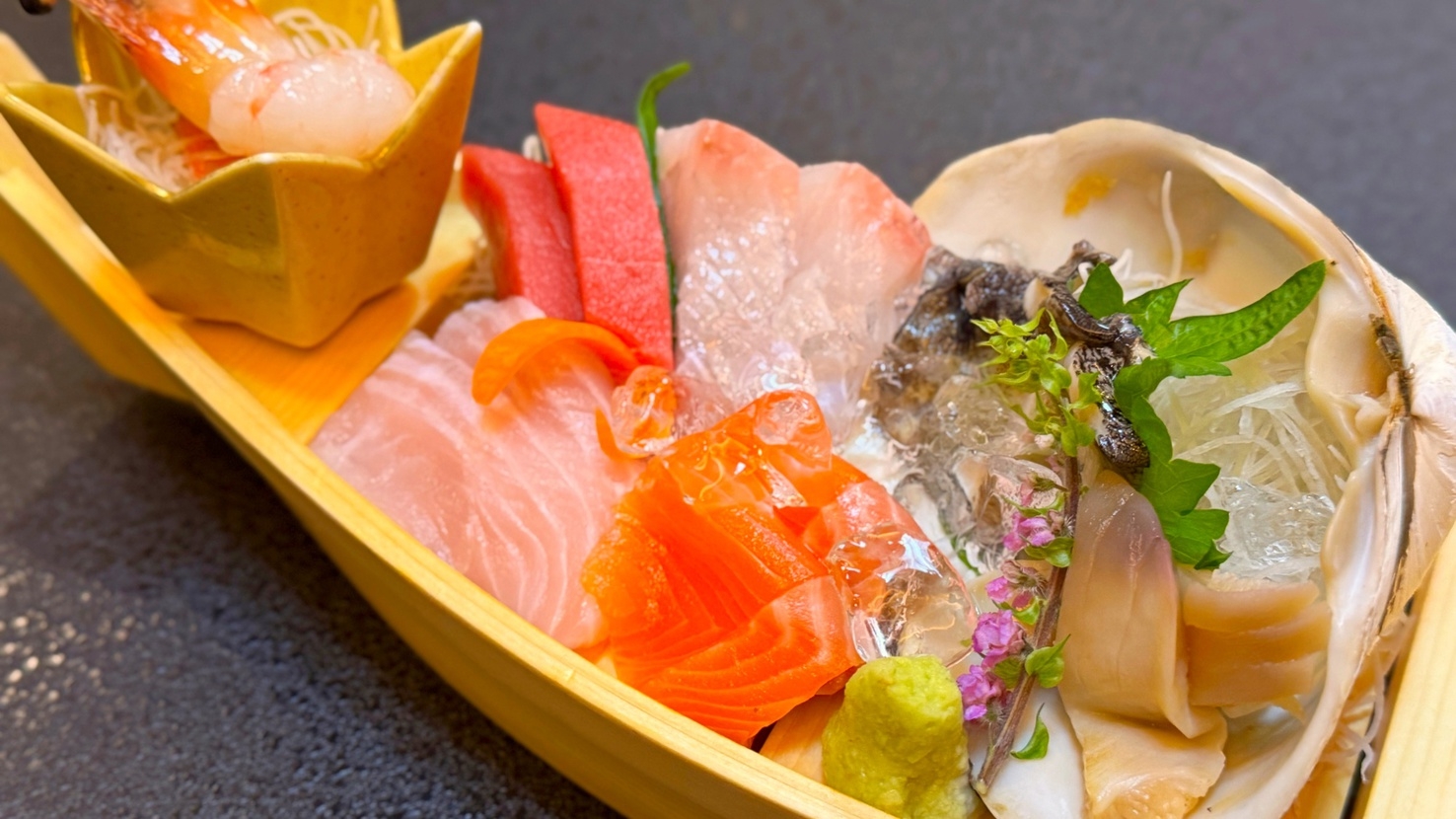 【舟盛会席｜朝夕お部屋食】七種の舟盛に「わあ」と心ほどける、誰にも邪魔されない贅沢