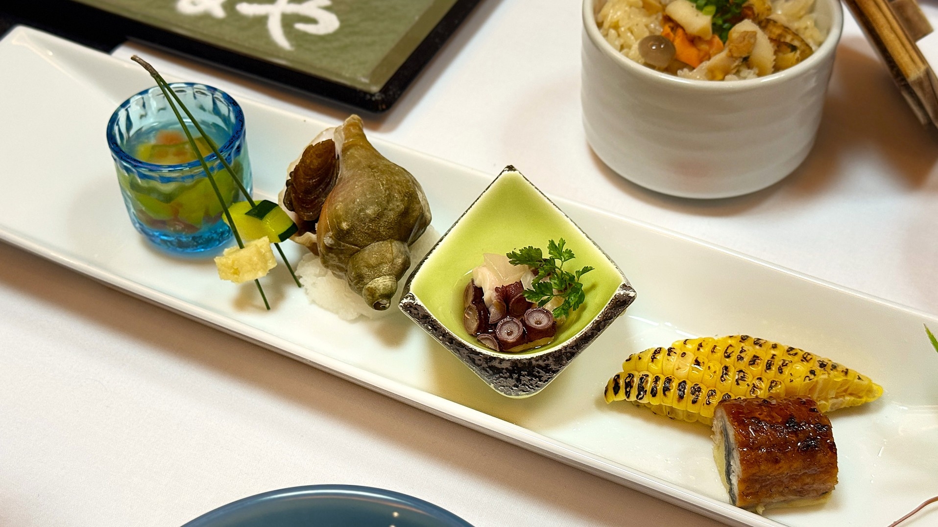【さき楽】【お部屋食】【ドリンクインクルーシブ】30日前の約束で心はずむ平日旅。はなや会席プラン