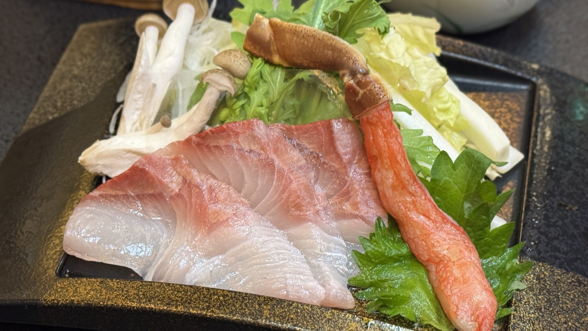 旅館と言えば新鮮なお刺身♪　はなや人気の『舟盛会席』(2食ともお部屋食）