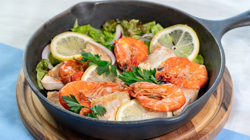 【夕食19:30頃、朝食8:00頃】夏★夕食時飲み放題付バイキング！幼児3000円、小学生5000円