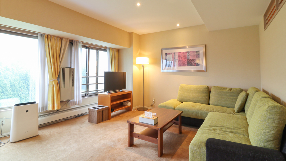 【和洋室スーペリア（リビング）】約72㎡・5名定員【禁煙】山側・高層階確約