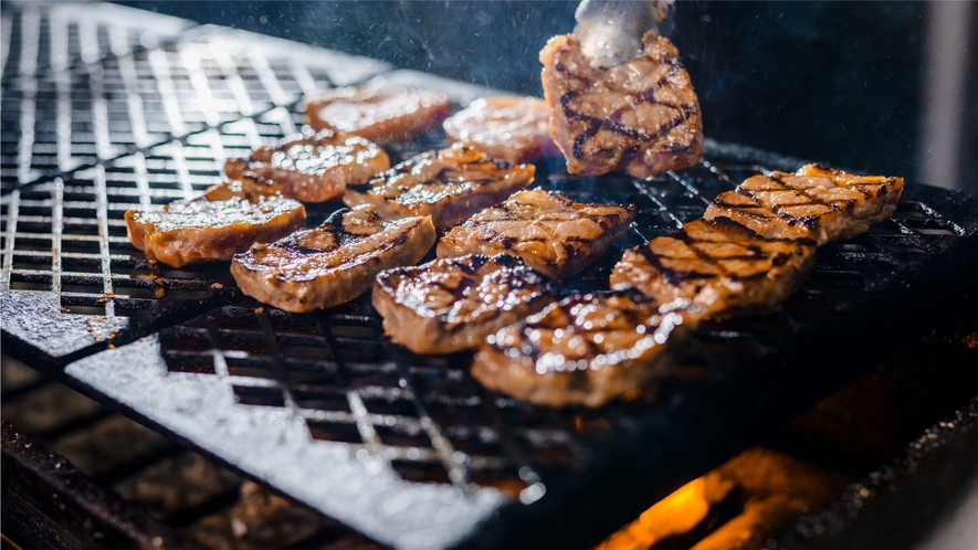 お客様の目の前で焼き上げ、できたてをご提供いたします