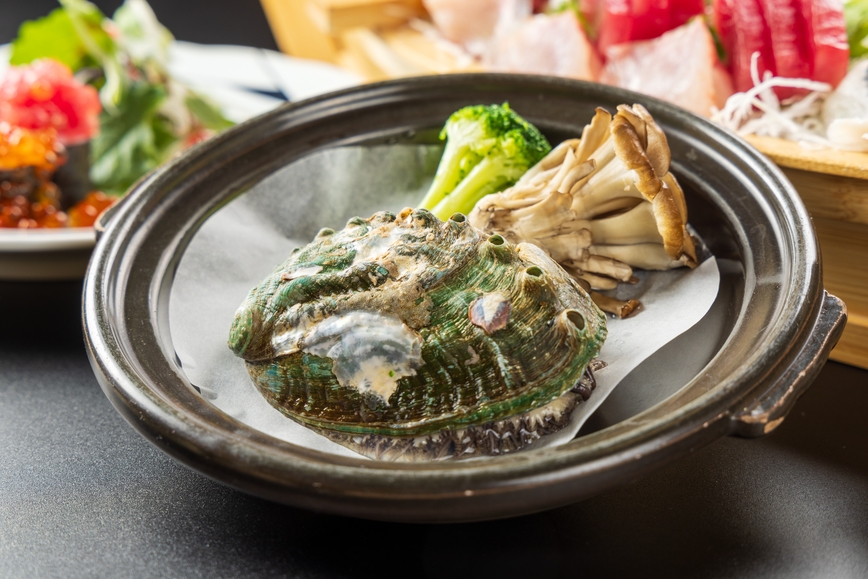 【相模湾の幸を堪能】鮑と伊勢海老付うおきプラン1泊2食（貸切露天風呂無料）