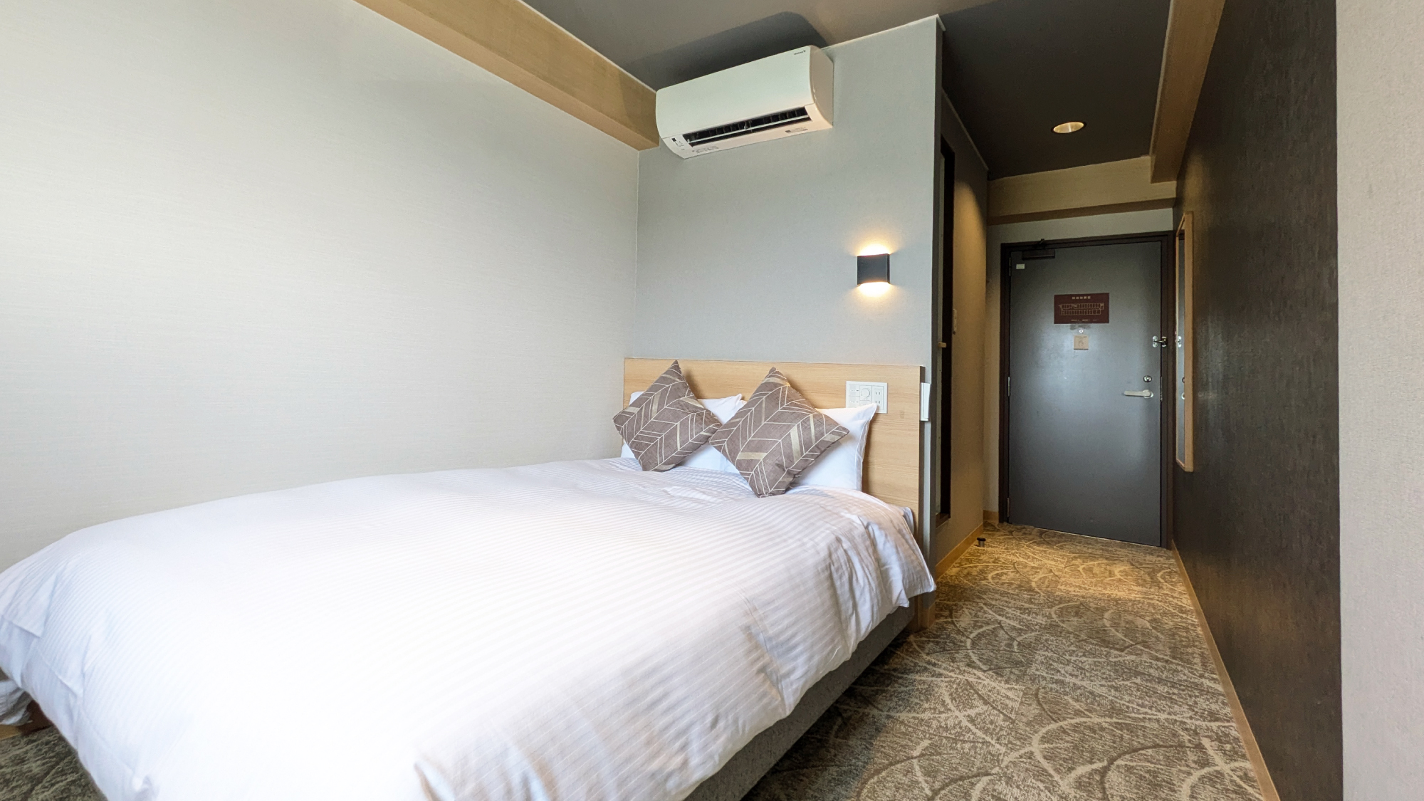 【禁煙】コンフォートルーム（広さ14㎡／140cm幅ダブルベッド）