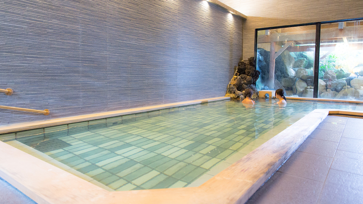 湯けむりと やわらかな照明が織りなす癒やしの空間は 安らぎを与えてくれます