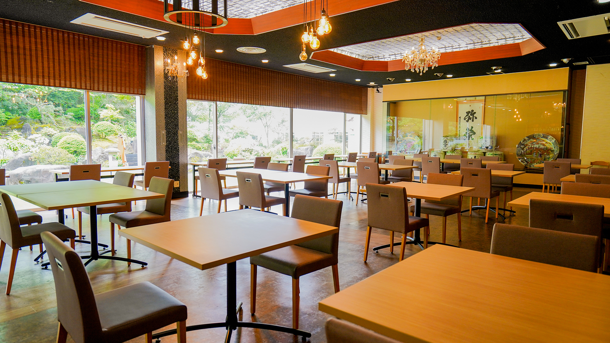 〈朝食・夕食会場イメージ〉