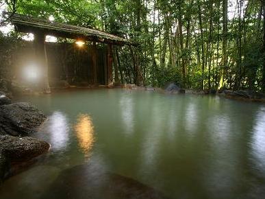 Women-only open-air bath "Uenyu"
