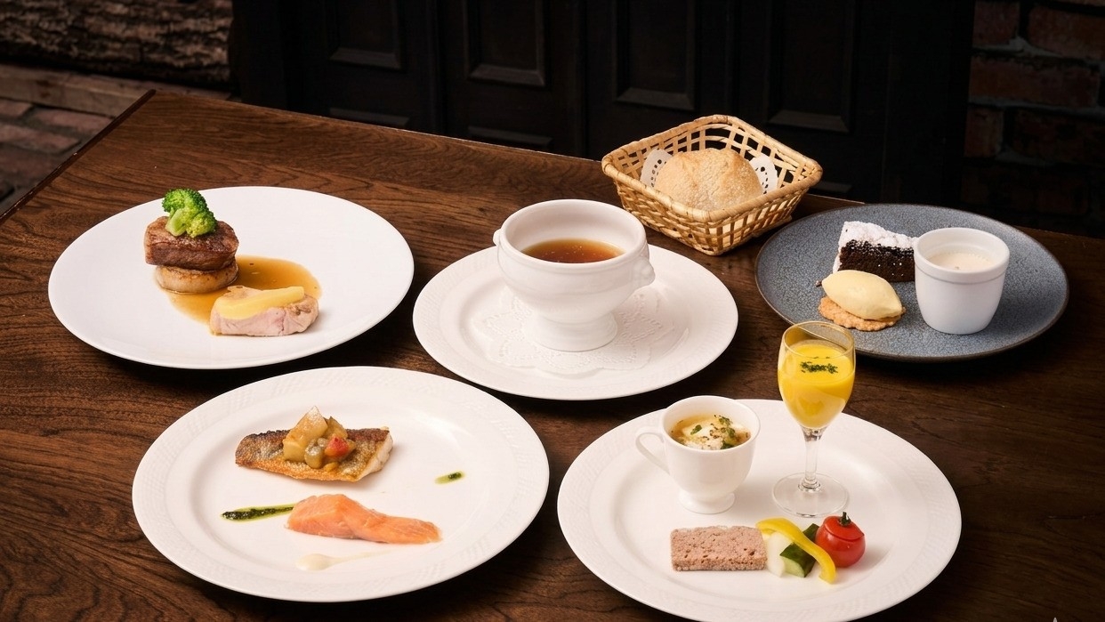 【フレンチ・シェホシノ×創作和食・花庵コラボ／温泉付客室】星空の散歩道☆specialフレンチを堪能