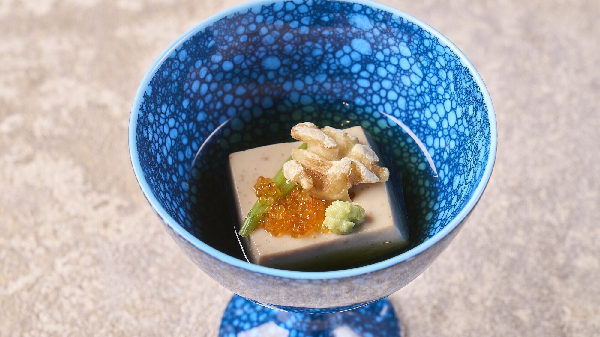 秋料理：【先付】胡桃豆腐　胡桃　とび子　