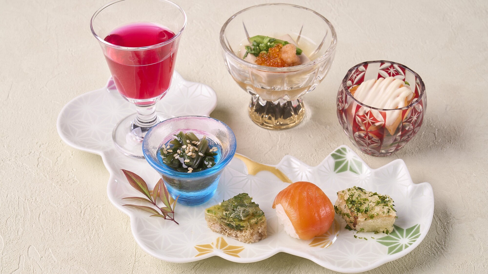 冬料理：【前菜】八汐鱒押寿司　唐風呂大根