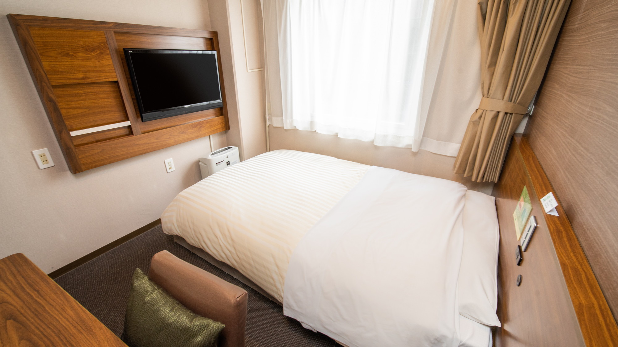 眠りを追及した120～140cmcm幅のワイドベッドと適度な硬さのマットでぐっすり