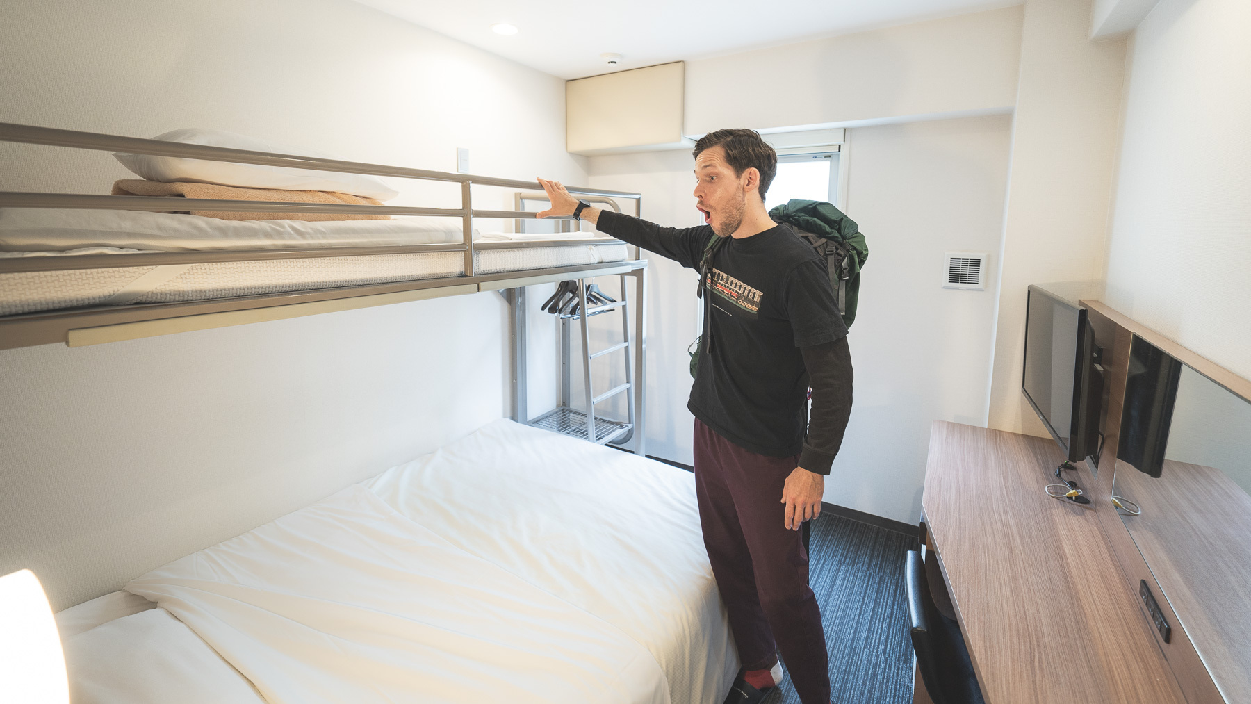 １名利用でも上段が荷物置きに使えます