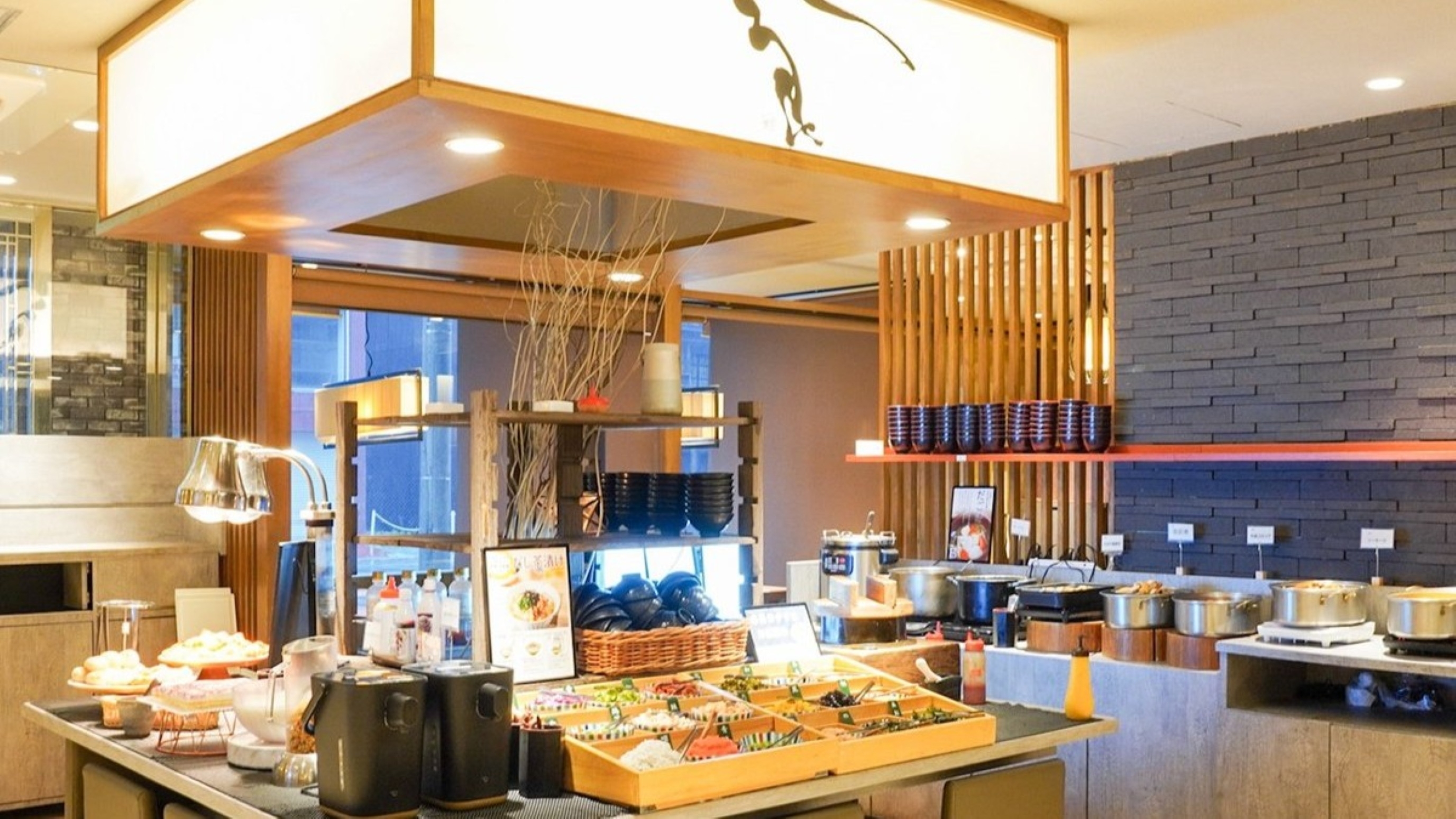 ご当地メニューなど日替わりバイキングで一日の活力を