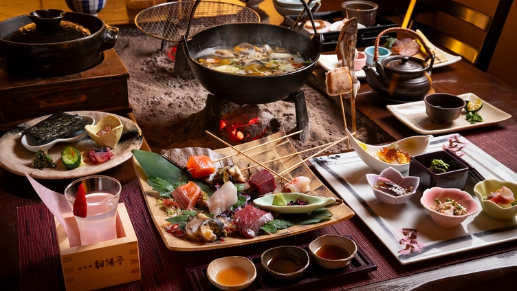 【春の応援セール】＜北番屋＞鰊番屋モチーフの個室食事処で楽しむ創作本懐石〜温泉饅頭つき（028）