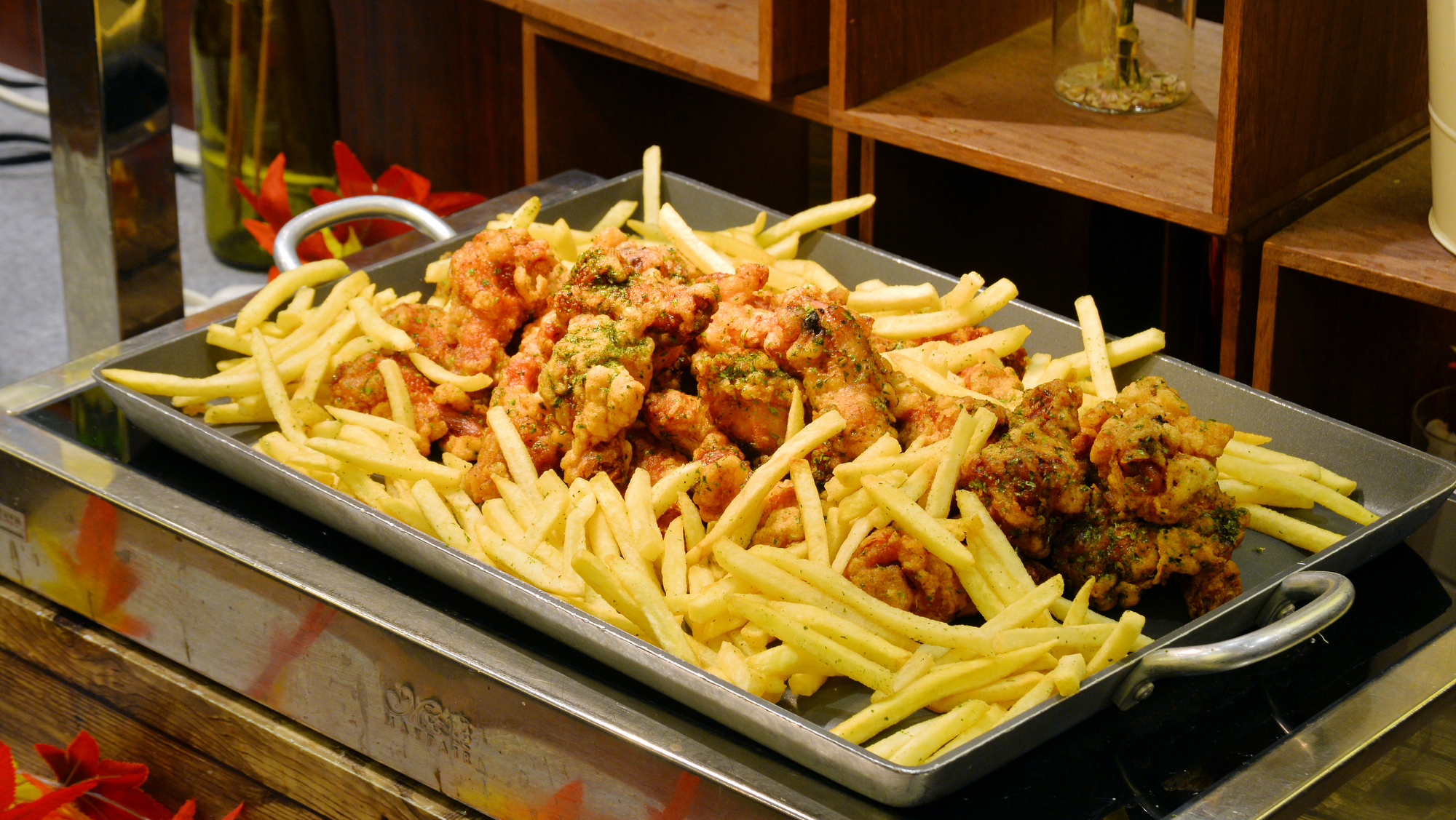 【夕食バイキング】みんなが大好きな唐揚げ＆ポテトもたっぷりどうぞ