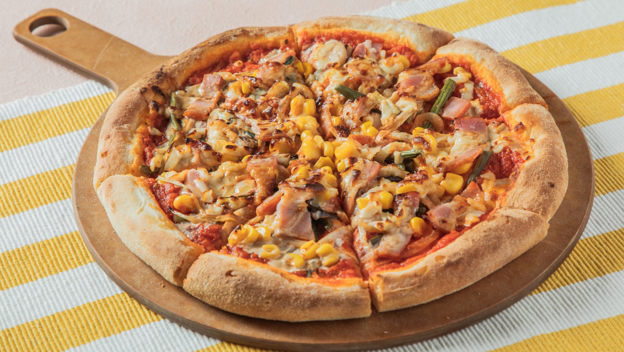 【夕食】具材たっぷり、食べ応えのあるピザ