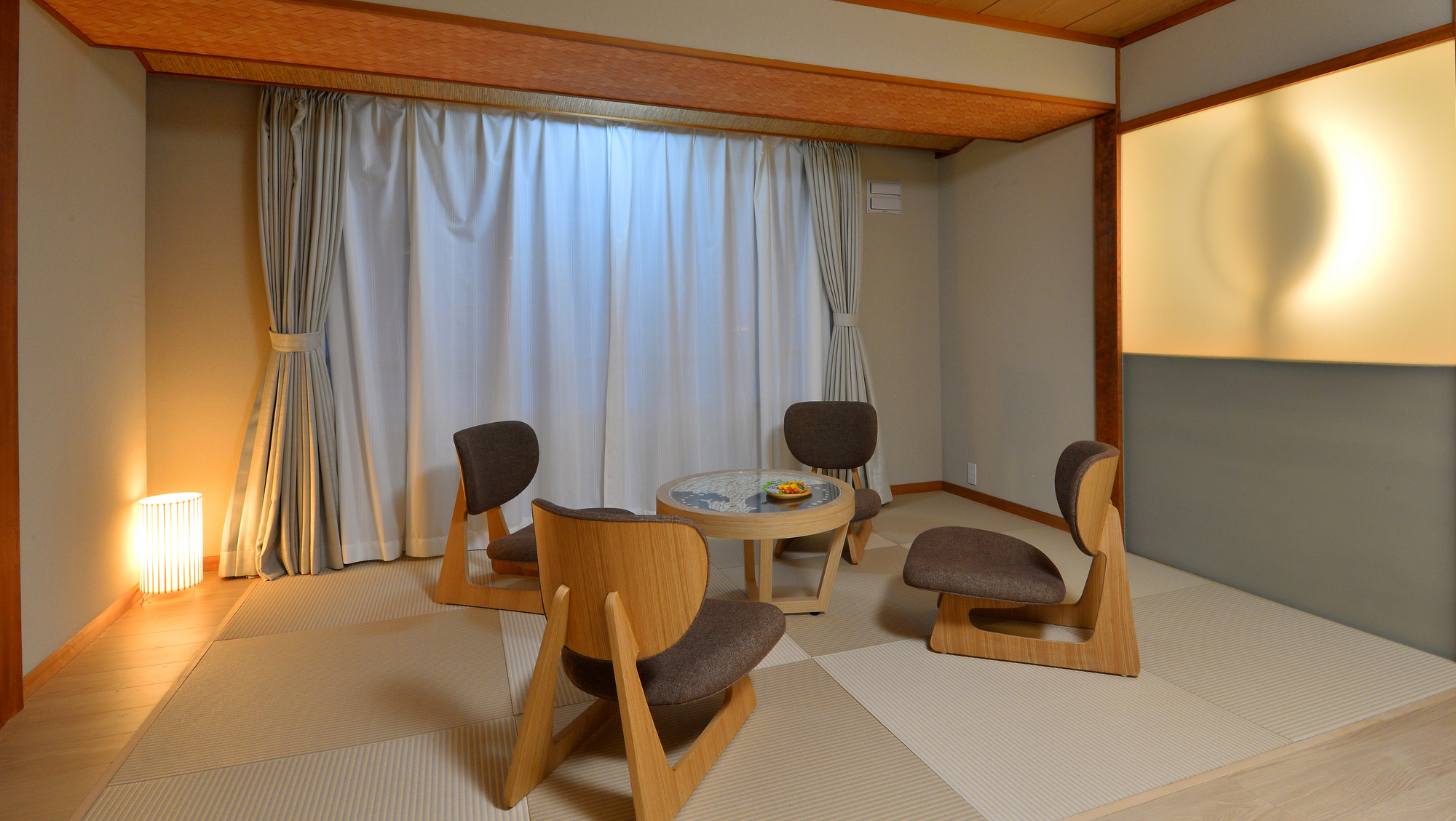 【プレミアツイン】畳もお部屋もモダンなテーブル＆椅子をセット