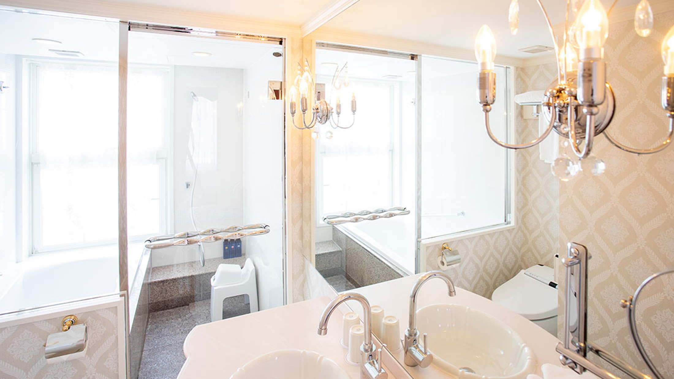 ＜スタンダードダブル浴室＞