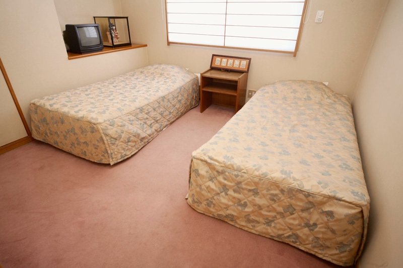 10畳和室＆ツインベッドルーム和洋室(各フロアー１室)