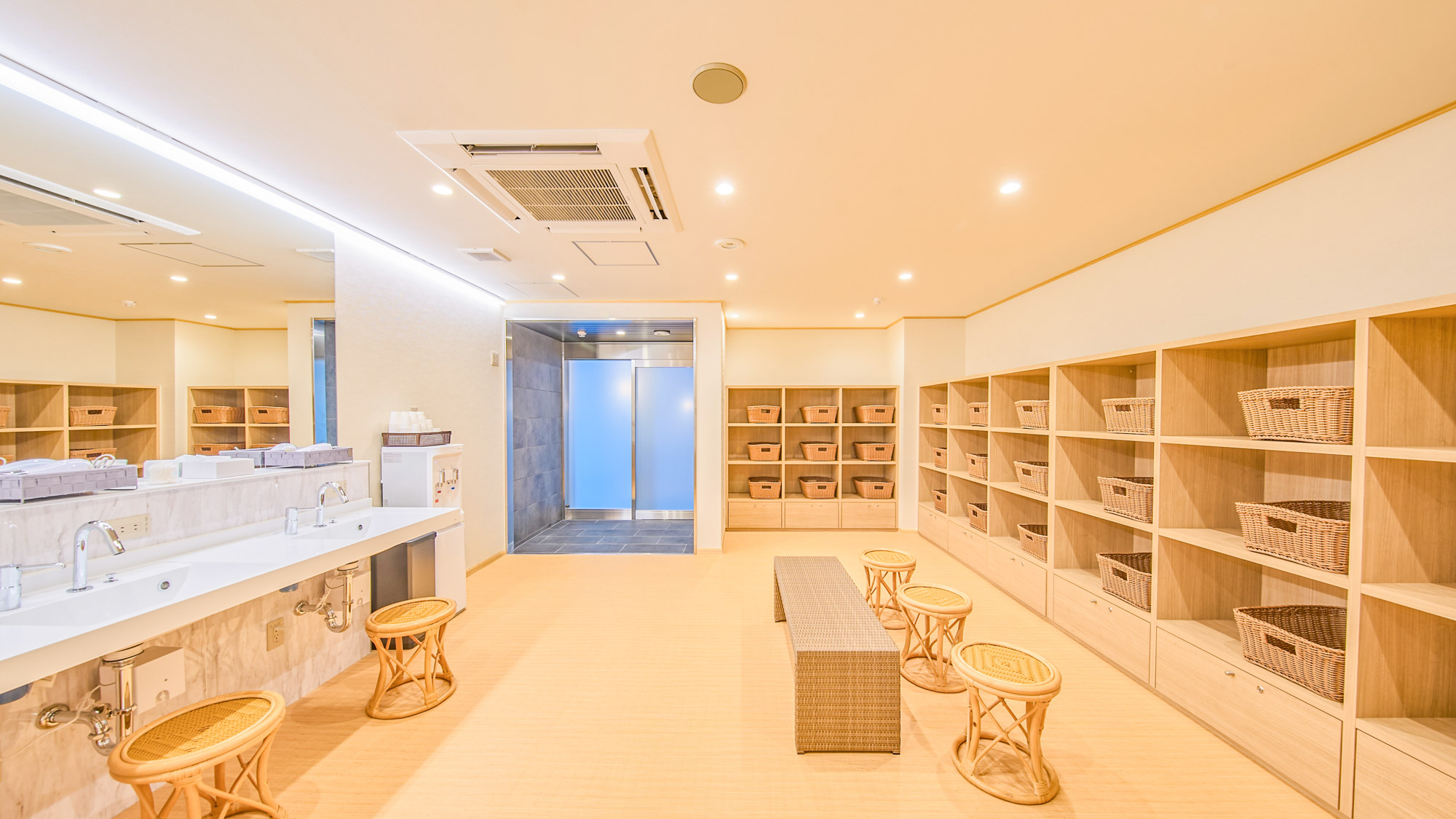 【大浴場（男性限定）】脱衣所