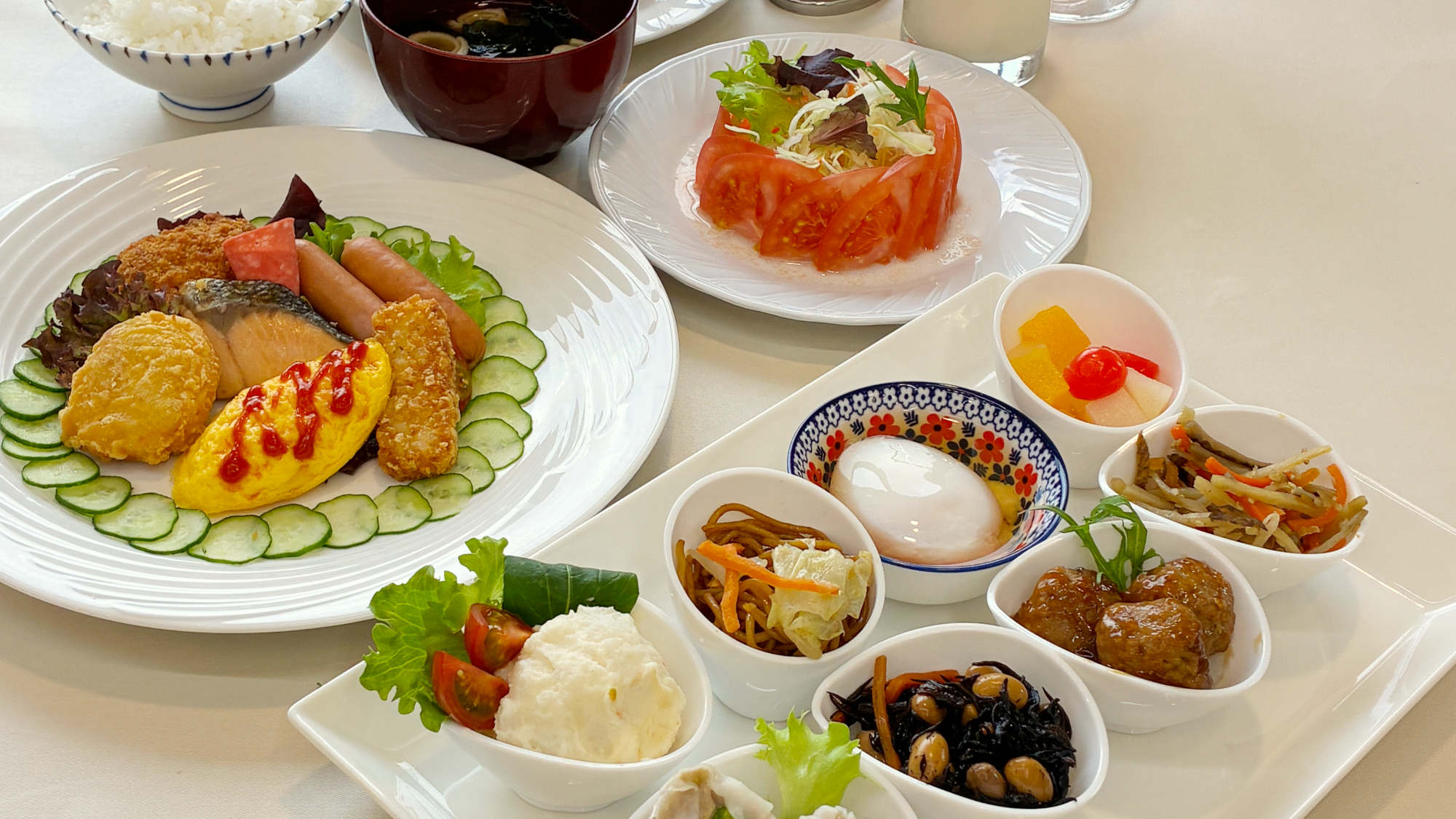 ・【朝食】ご飯派もパン派もしっかりとお召し上がりいただけます