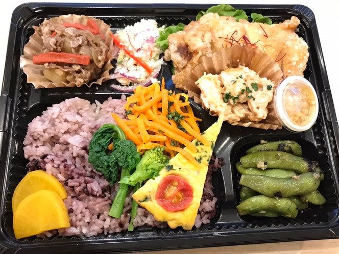 地域飲食店とのコラボ弁当