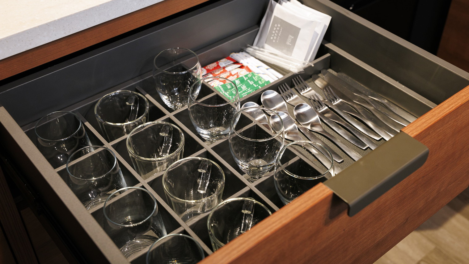 レジデンシャルフロア プレートカトラリー