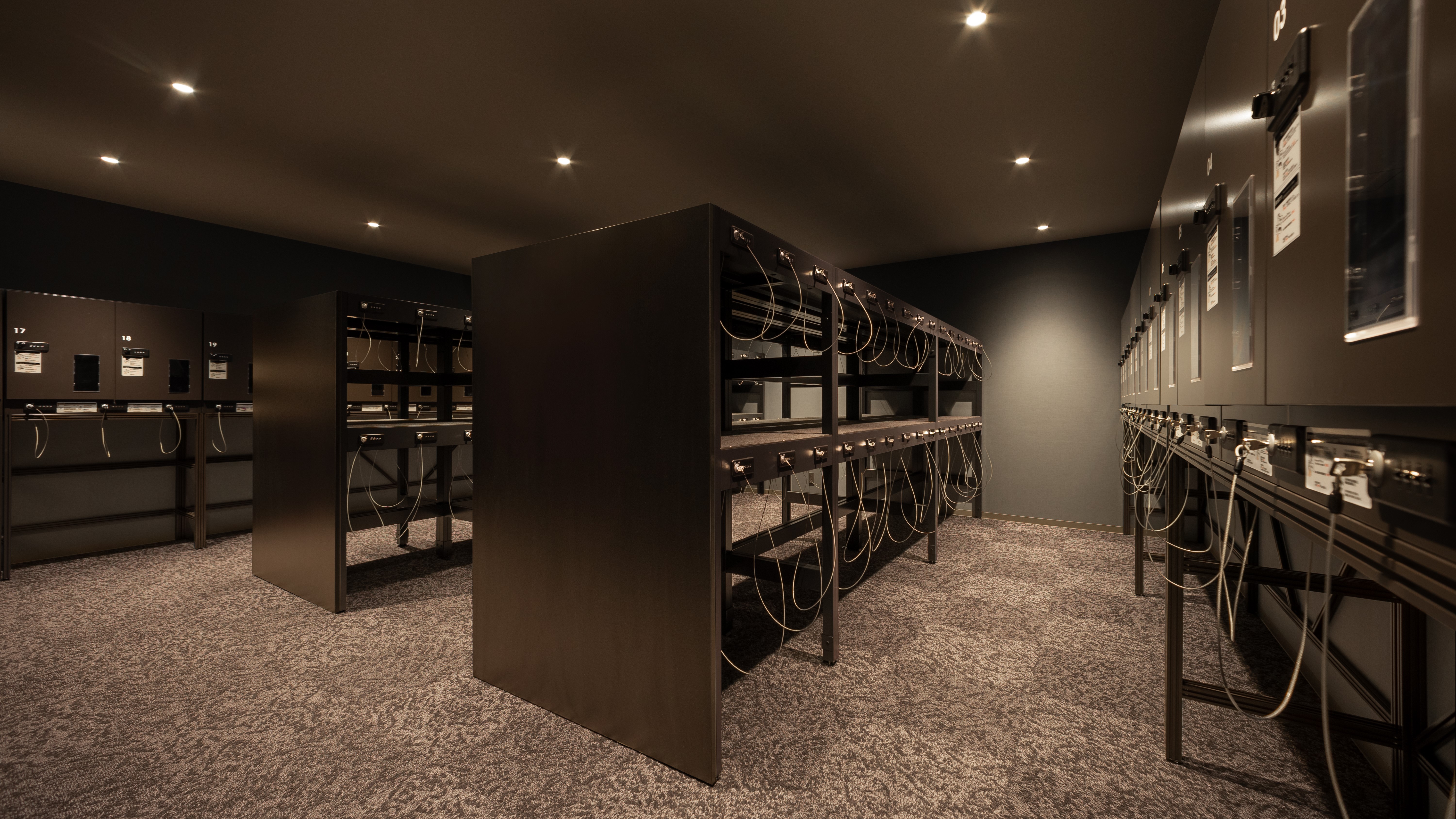 ロッカーで荷物の心配なし！