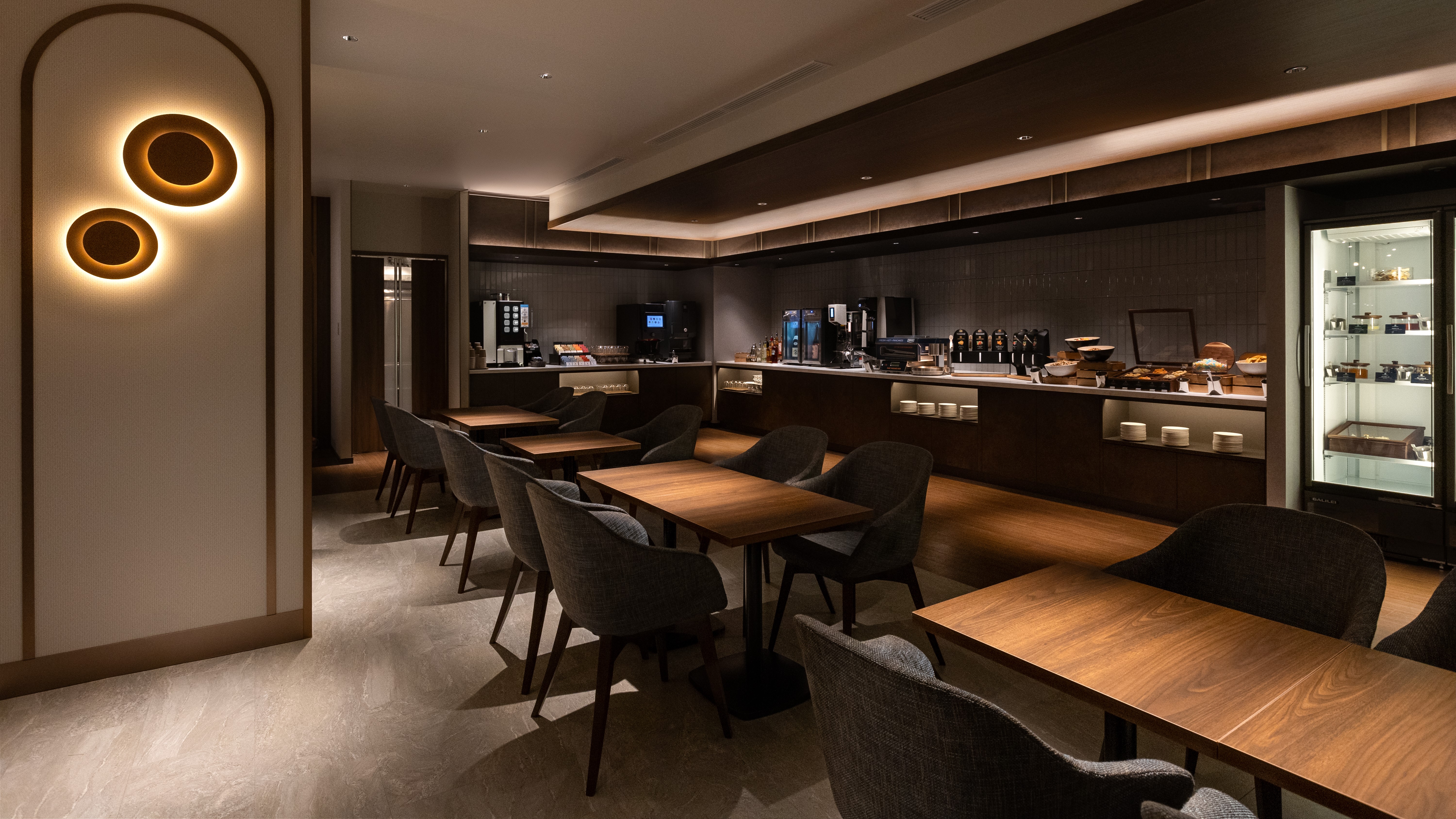 ＜Welcome Lounge＞営業時間14:00～22:00　宿泊者専用無料サービス