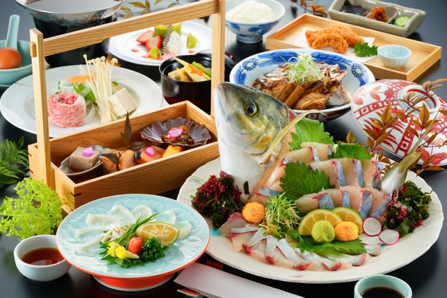【部屋食】≪新・大分ブランド会席≫黒潮シマアジ姿造り＆おおいた和牛・河豚の薄引き