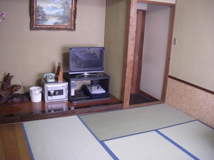 Japanese-style room Shiraito for 1 to 2 people.
