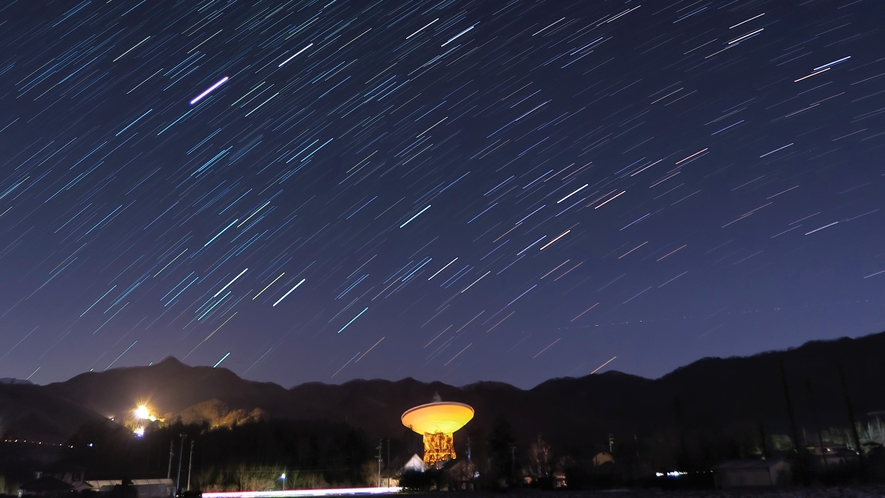 星空　野辺山宇宙電波観測所（冬）