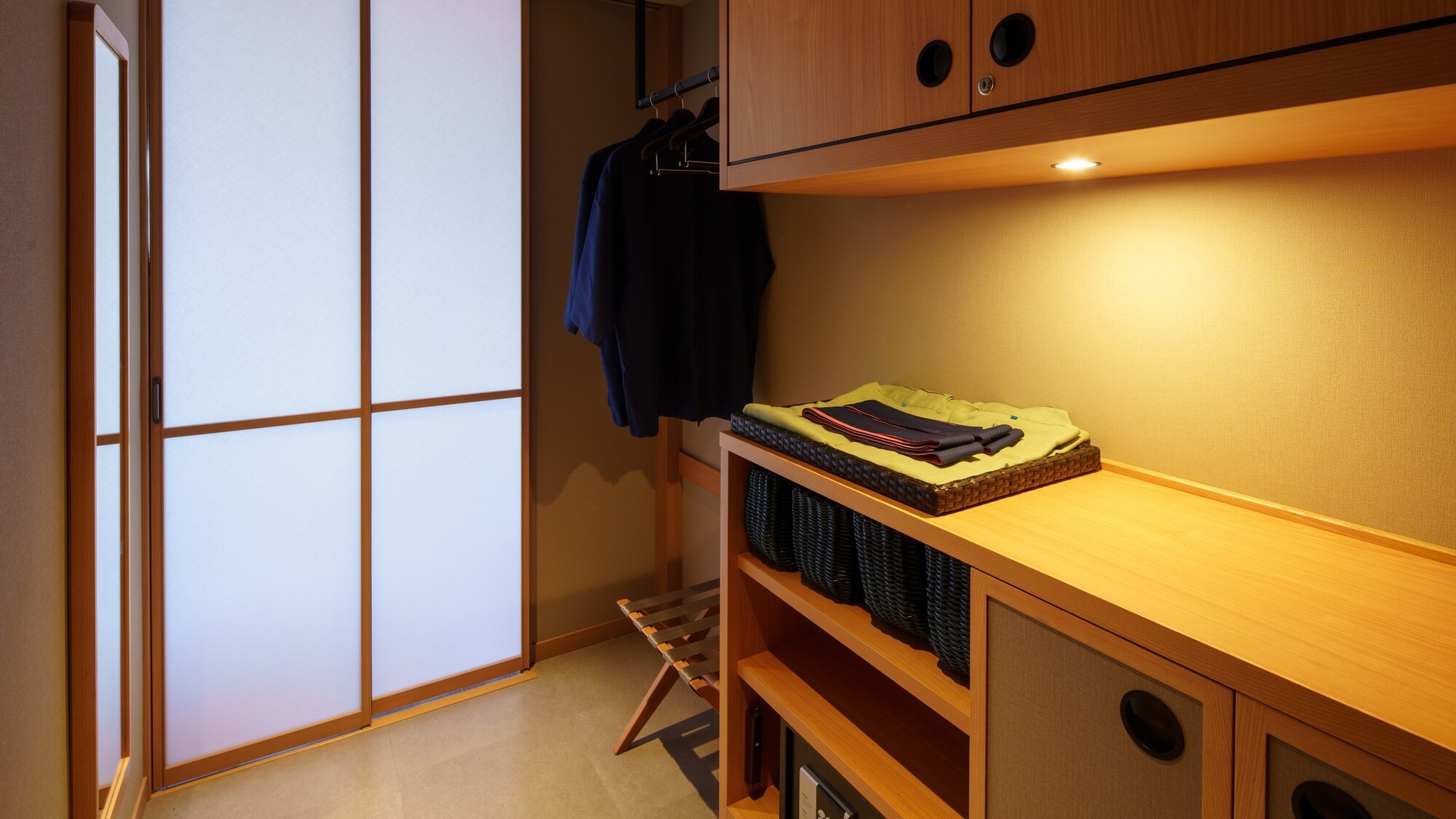 星館スタンダード洋室(35㎡)玄関