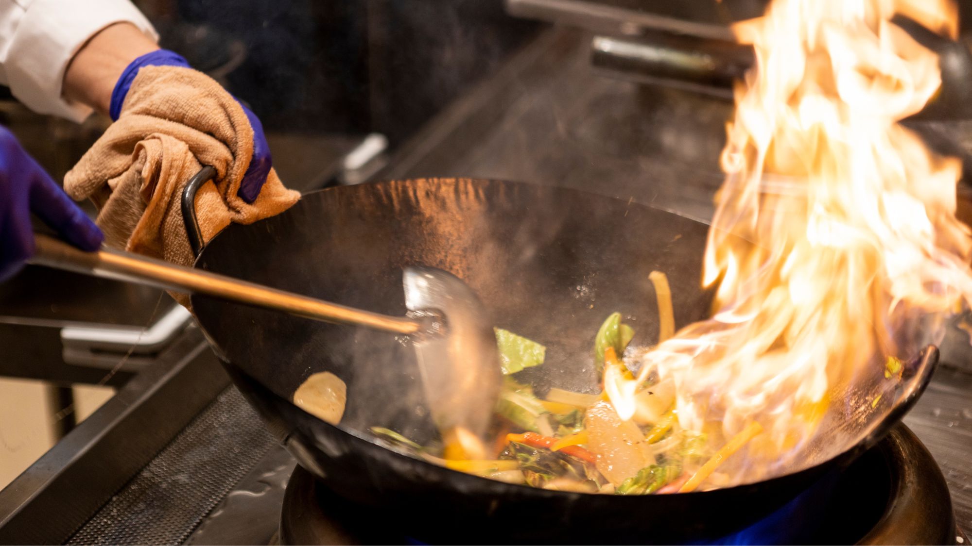 【TERRACE & DINING SORA】ライブキッチンでご提供する本格的な中華料理※イメージ