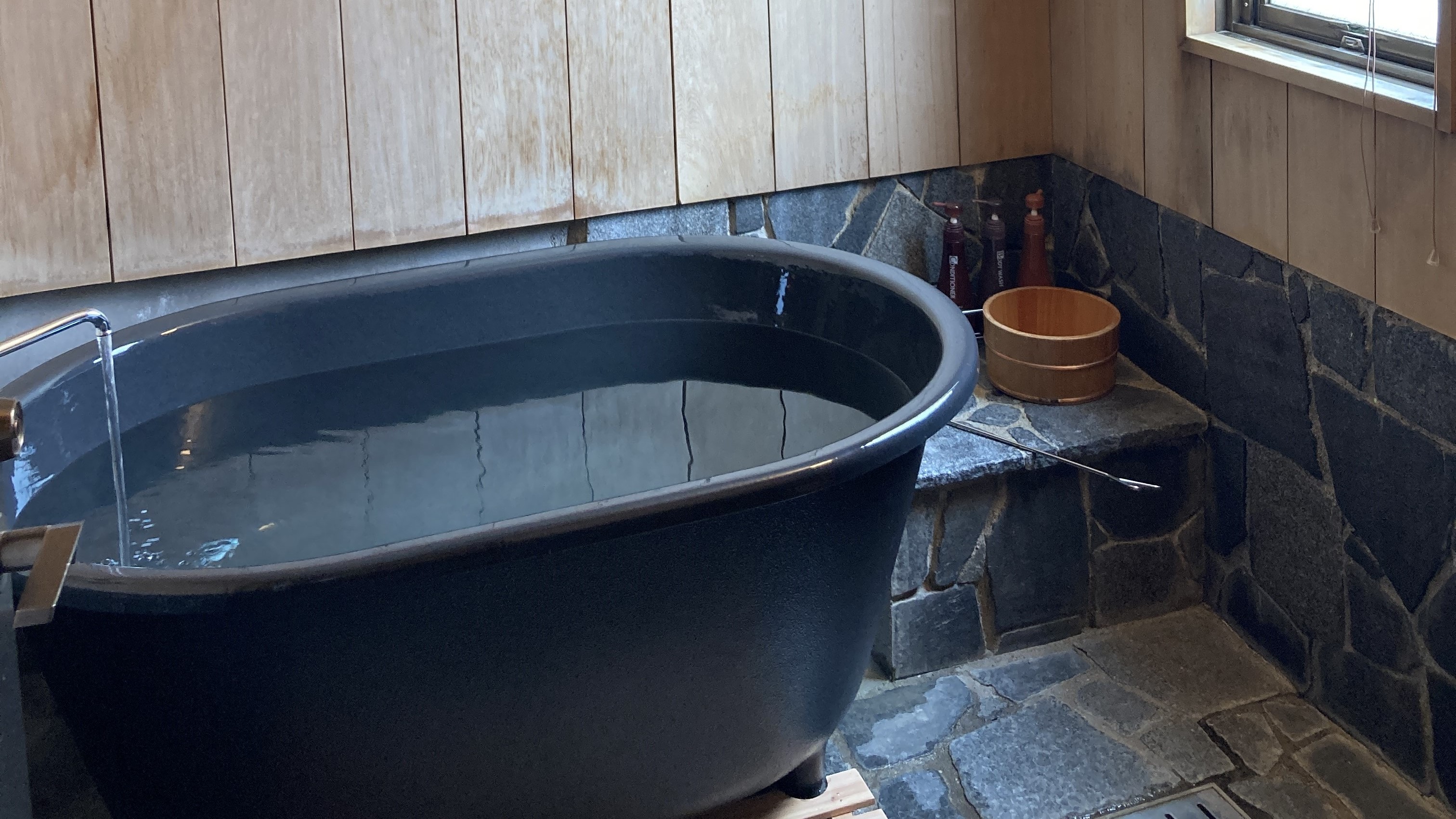 【10畳ツインベッド】バス付＿2名定員