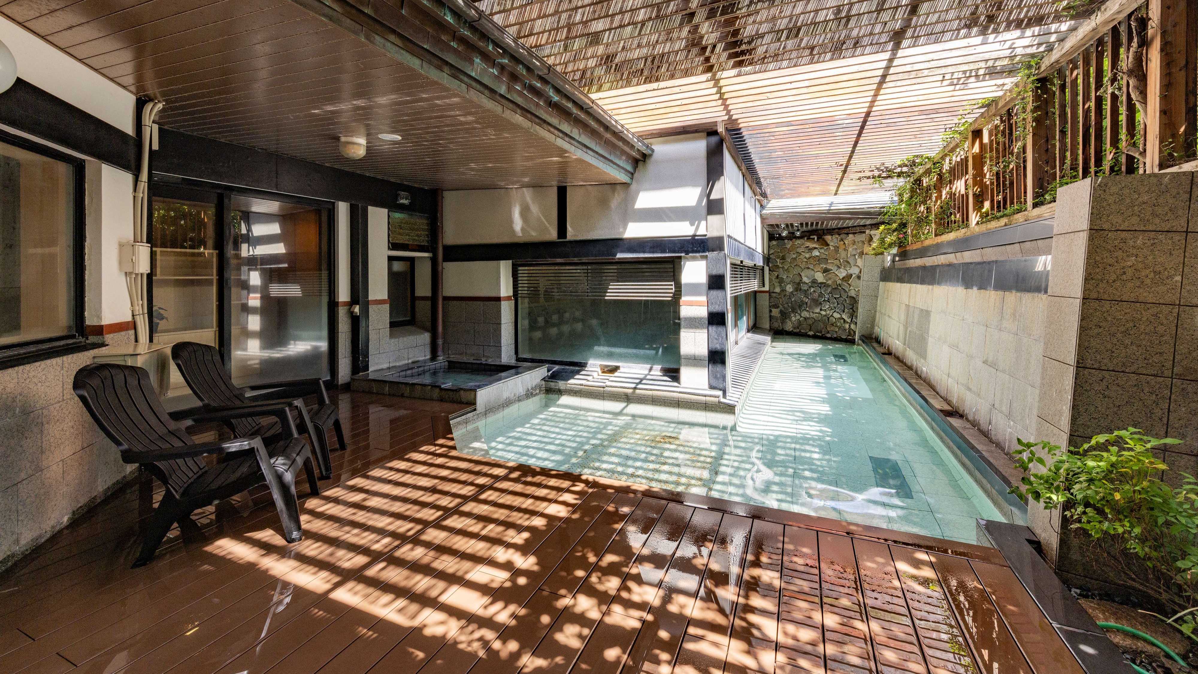 【殿湯】泉質は、さまざまな成分が程よく入った弱アルカリ単純泉