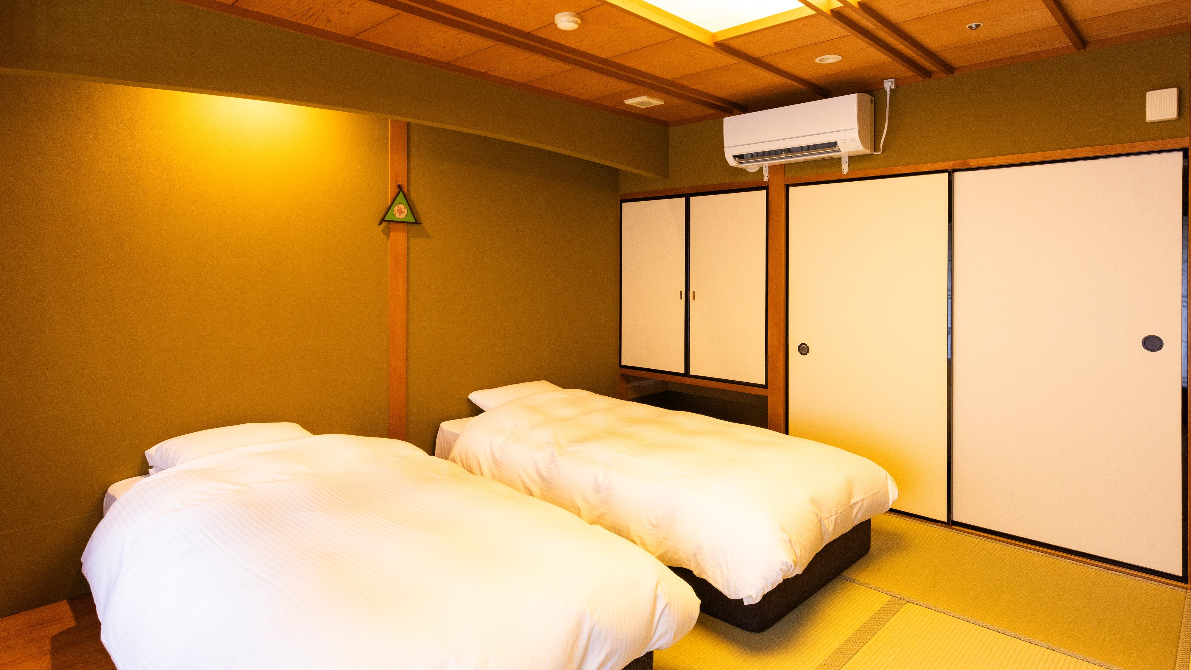 8畳ツインベッド＿バス・トイレあり