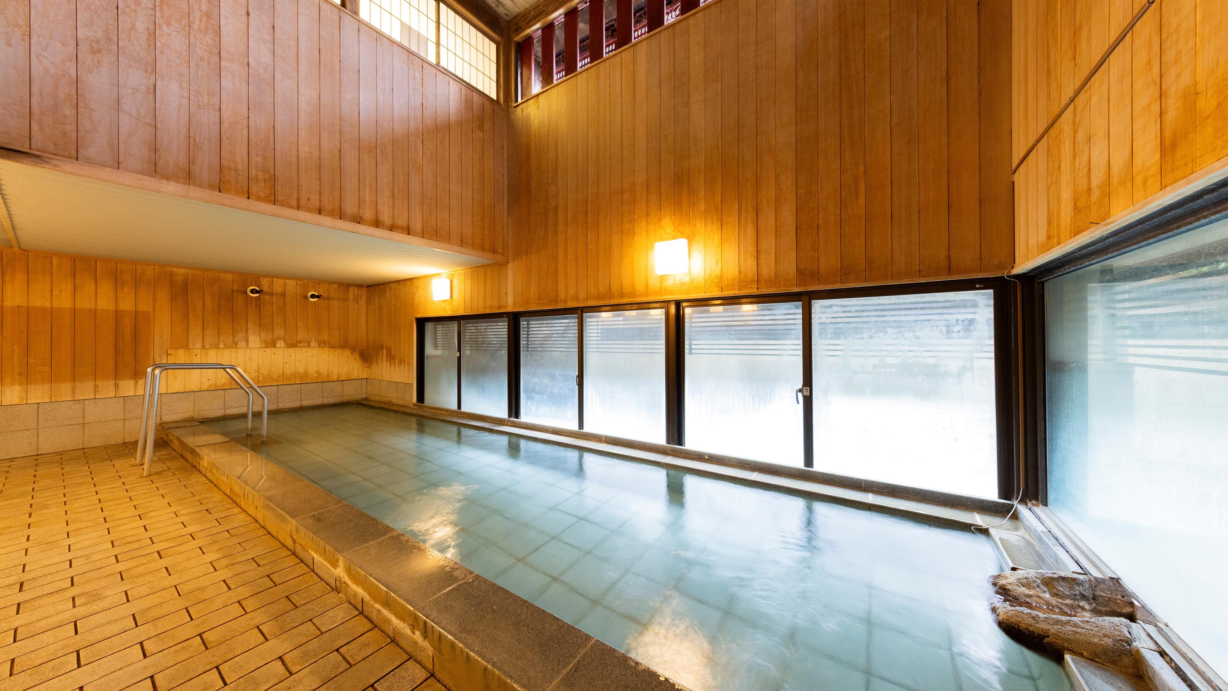 【殿湯】泉質は、さまざまな成分が程よく入った弱アルカリ単純泉