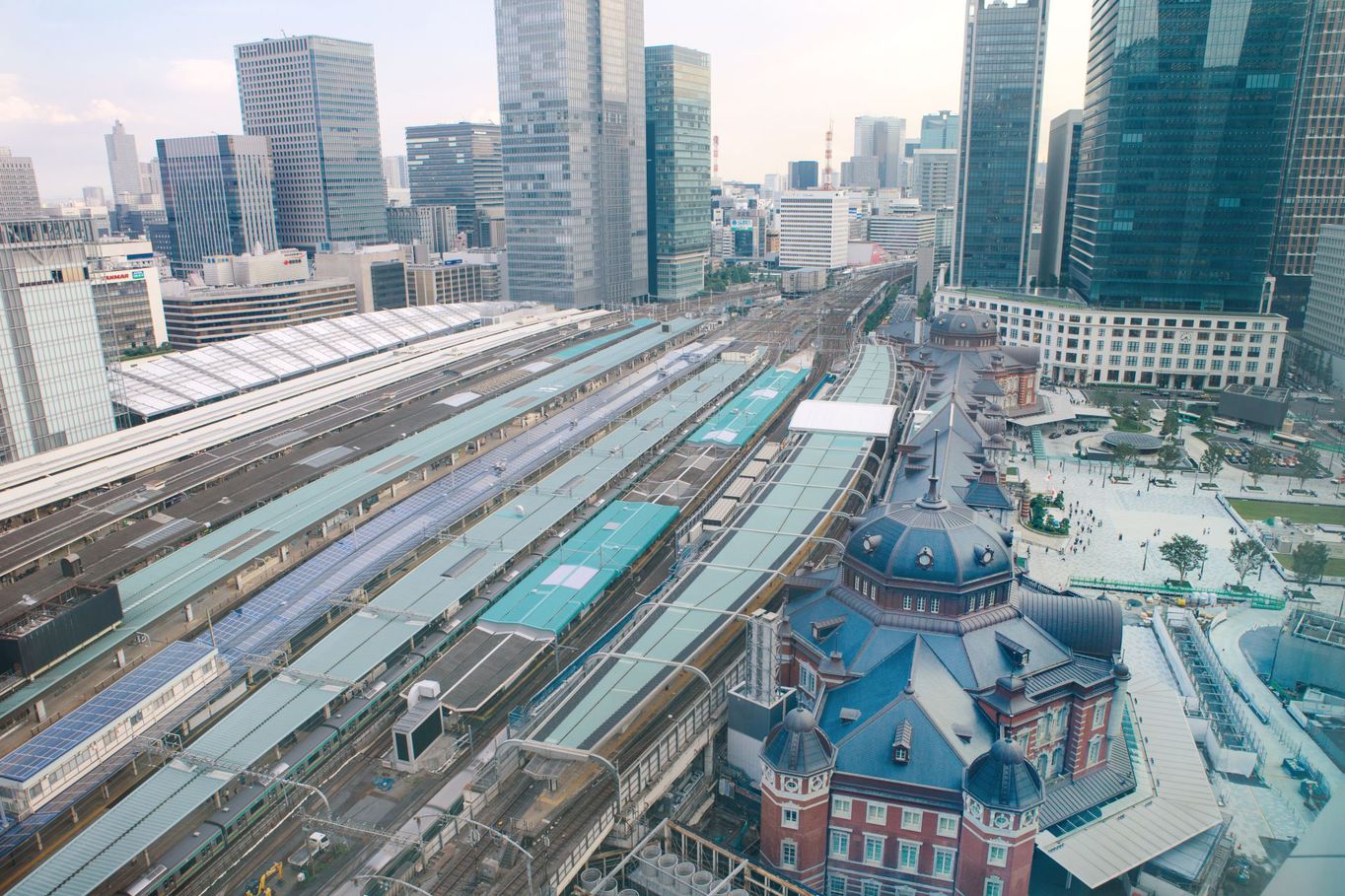 JR東京駅丸の内北口から徒歩1分でお越しいただけます