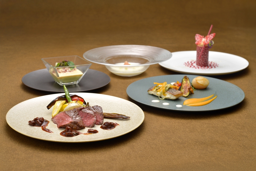【夏を味わう】フレンチレストラン「ポム・ダダン」ディナーコース付（夕食付き）