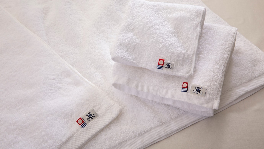 客室のタオルは、柔らかな手触りの今治タオルをご用意しております