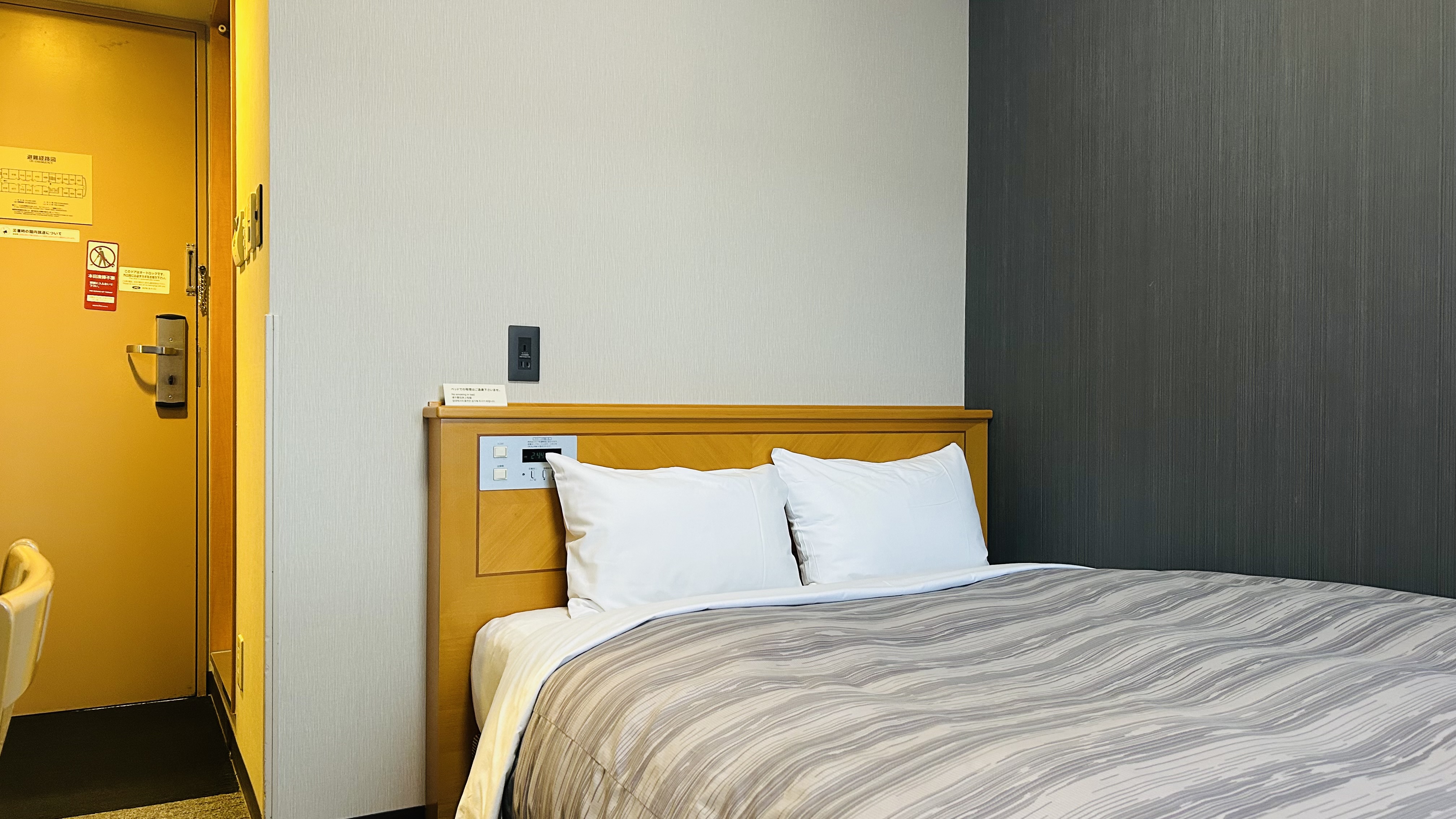 セミダブルルーム