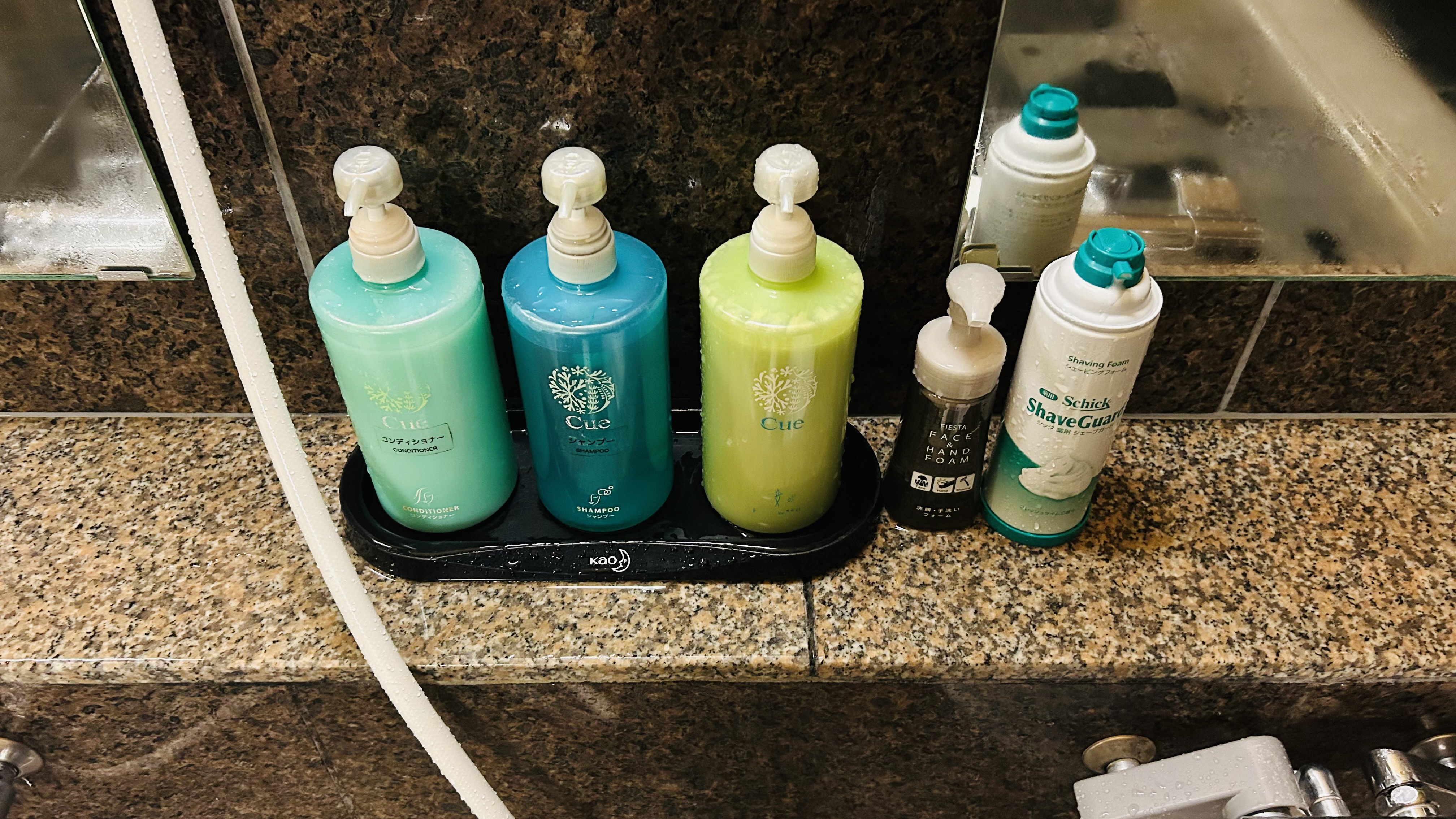 男性浴場内シャンプー各種