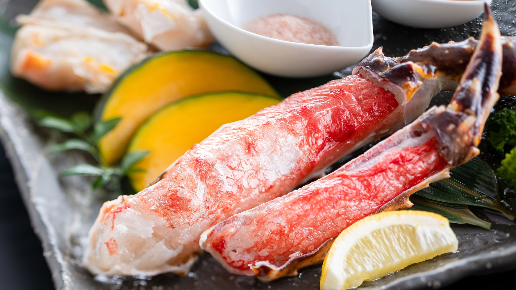 【グルメプラン】焼きタラバガニ付 1泊2食 大江戸カニづくしバイキングプラン