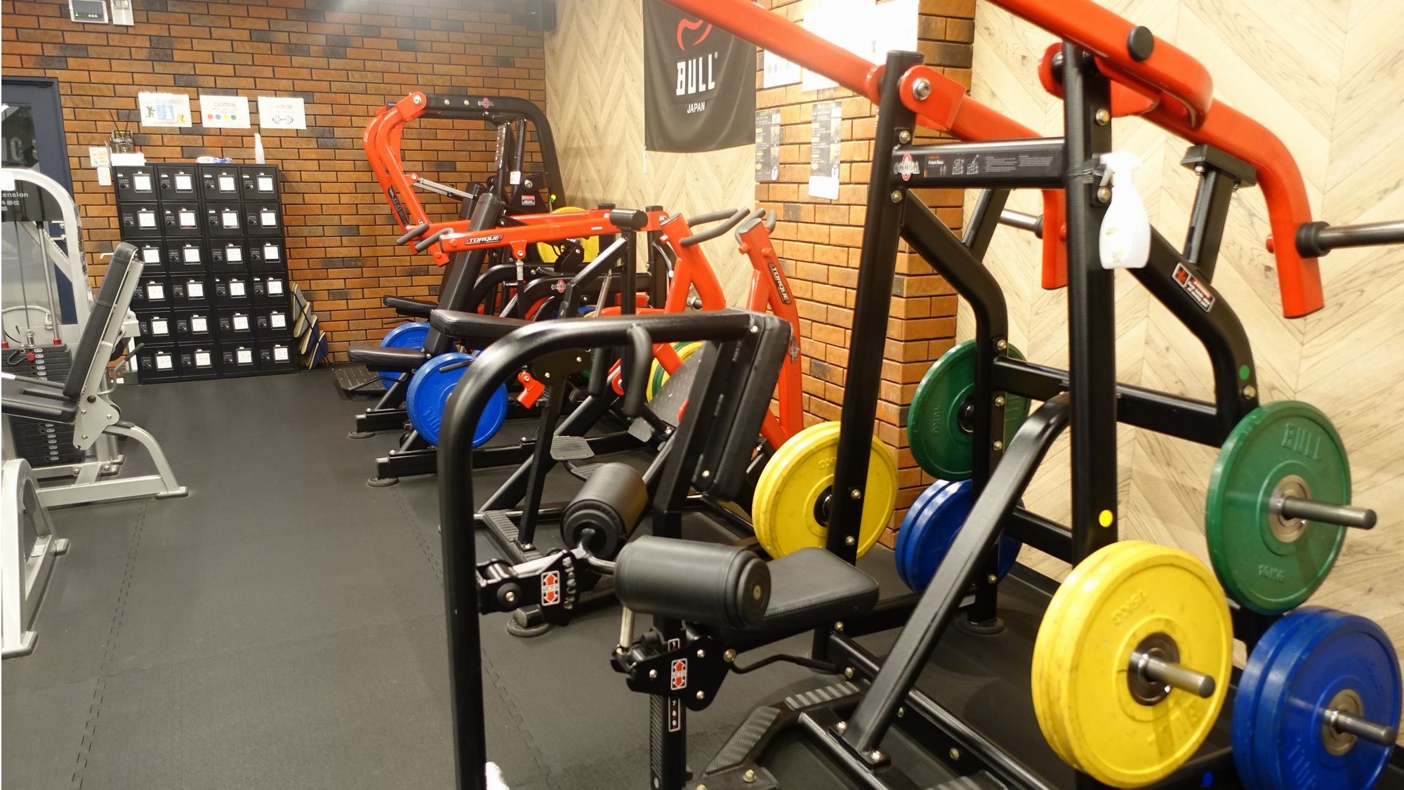 S-Body Bullブランドのトレーニングマシン