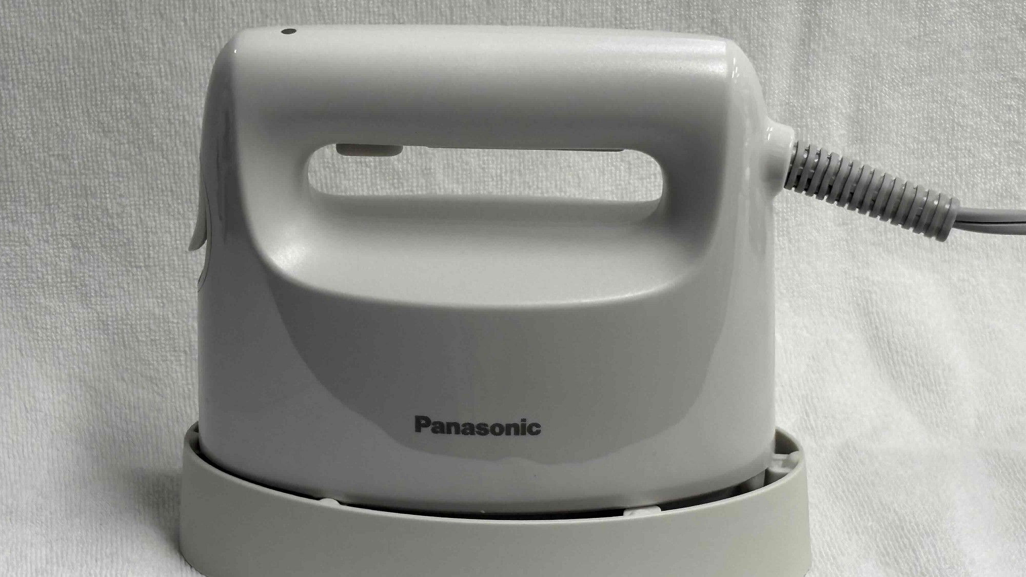 ◆ハンガーにかけたまま使えるアイロン