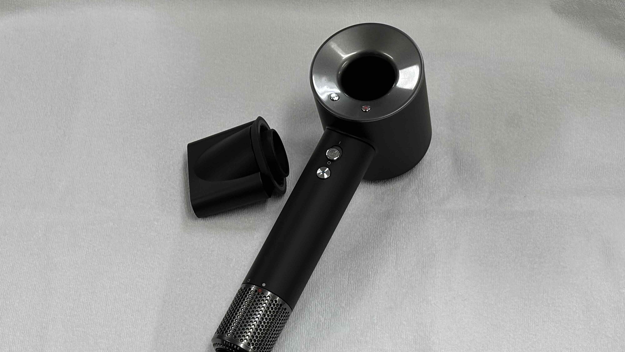 ◆ダイソンヘアドライヤー