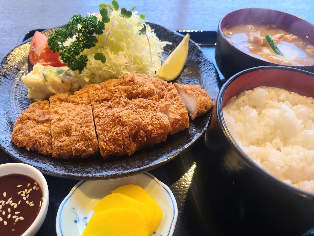 【2食付プラン】　夕食は日替わり定食♪