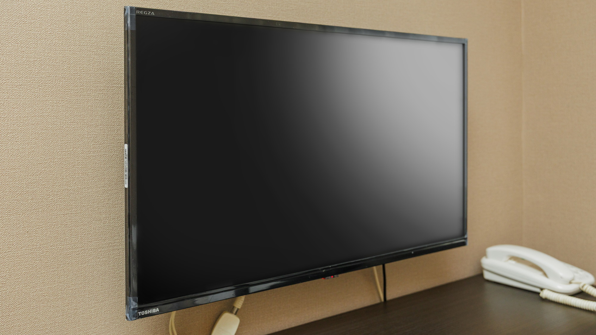 【薄型テレビ】省スペースの薄型テレビ付き。