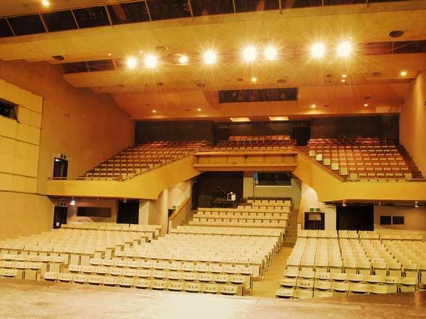 【秋田得旅】わらび劇場観劇付き 秋田錦牛御膳うしざんまい1泊2食プラン